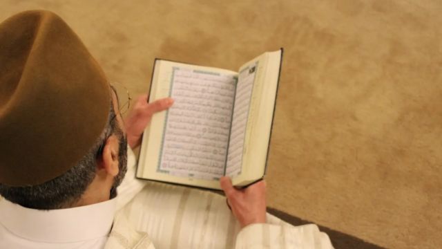 Contoh Bacaan Idgham Bilaghunnah di Al-Qur'an, Lengkap Hukum Bacaan dan Cara Membacanya (Sumber: Yandex)