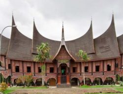 10 Rumah Adat Paling Populer dan Unik di Indonesia yang Harus Kamu Tahu